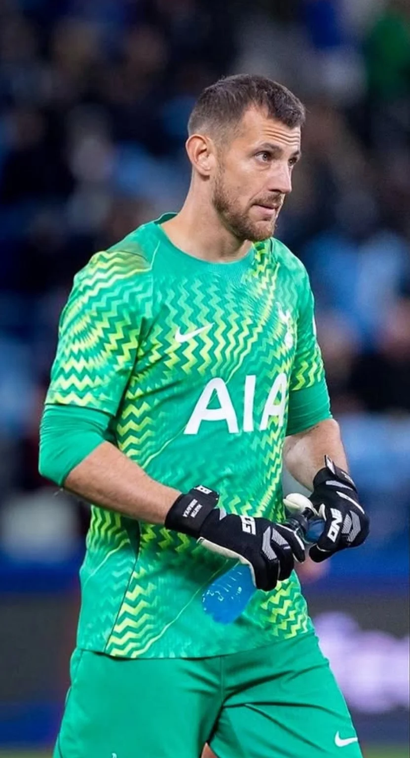 Martin Dúbravka — Tottenham Hotspur